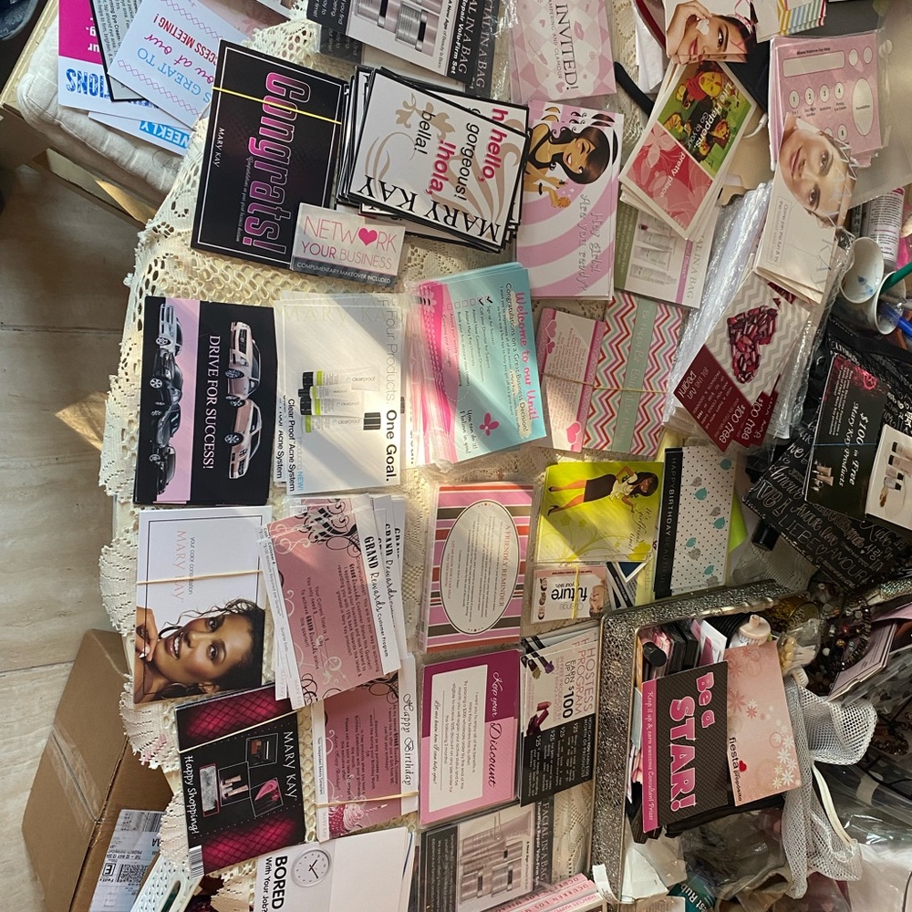 New Mary Kay Business post cards English and Spanish BULK approx 800 varied